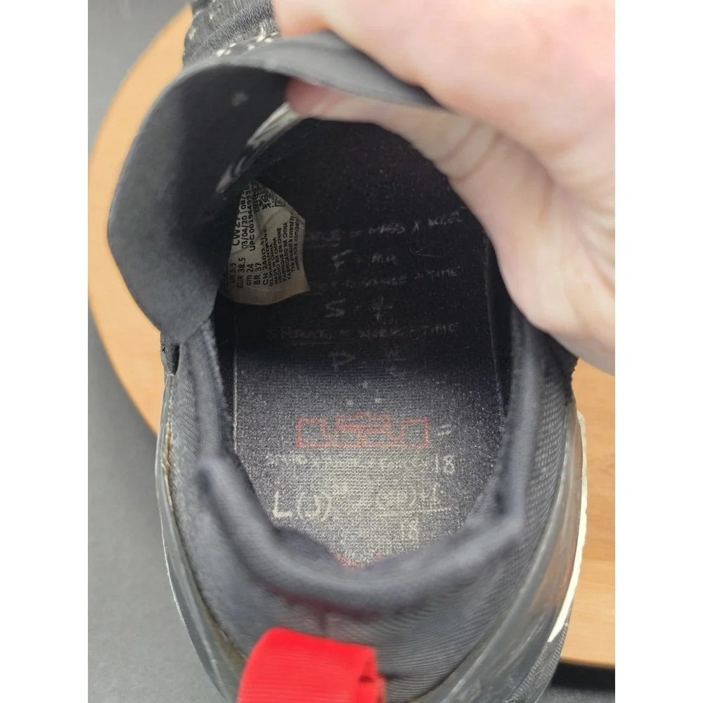 Nike excellent gently
